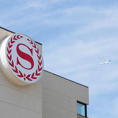 Sheraton Cavalier Calgary Hotel Buitenkant foto