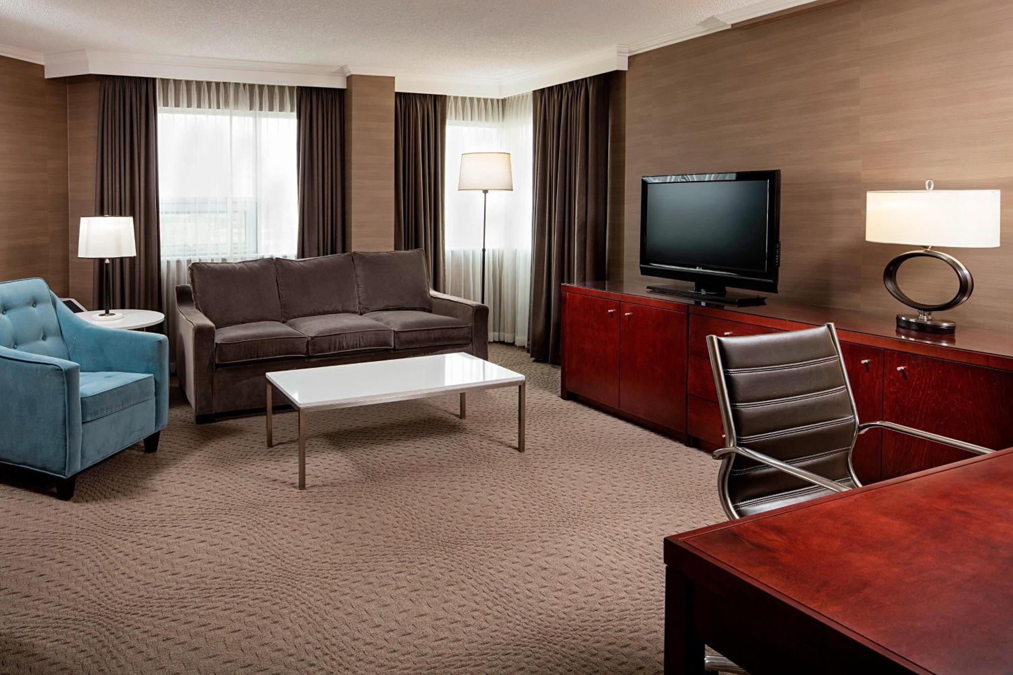Sheraton Cavalier Calgary Hotel Buitenkant foto
