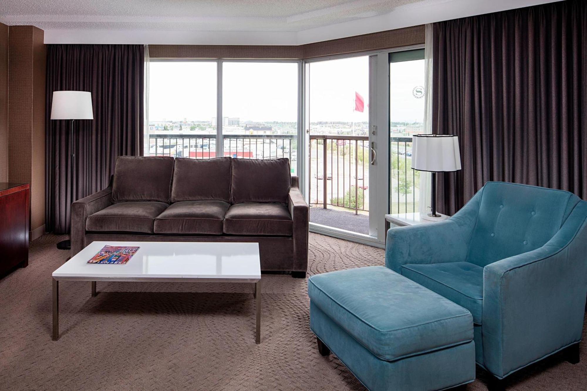 Sheraton Cavalier Calgary Hotel Buitenkant foto