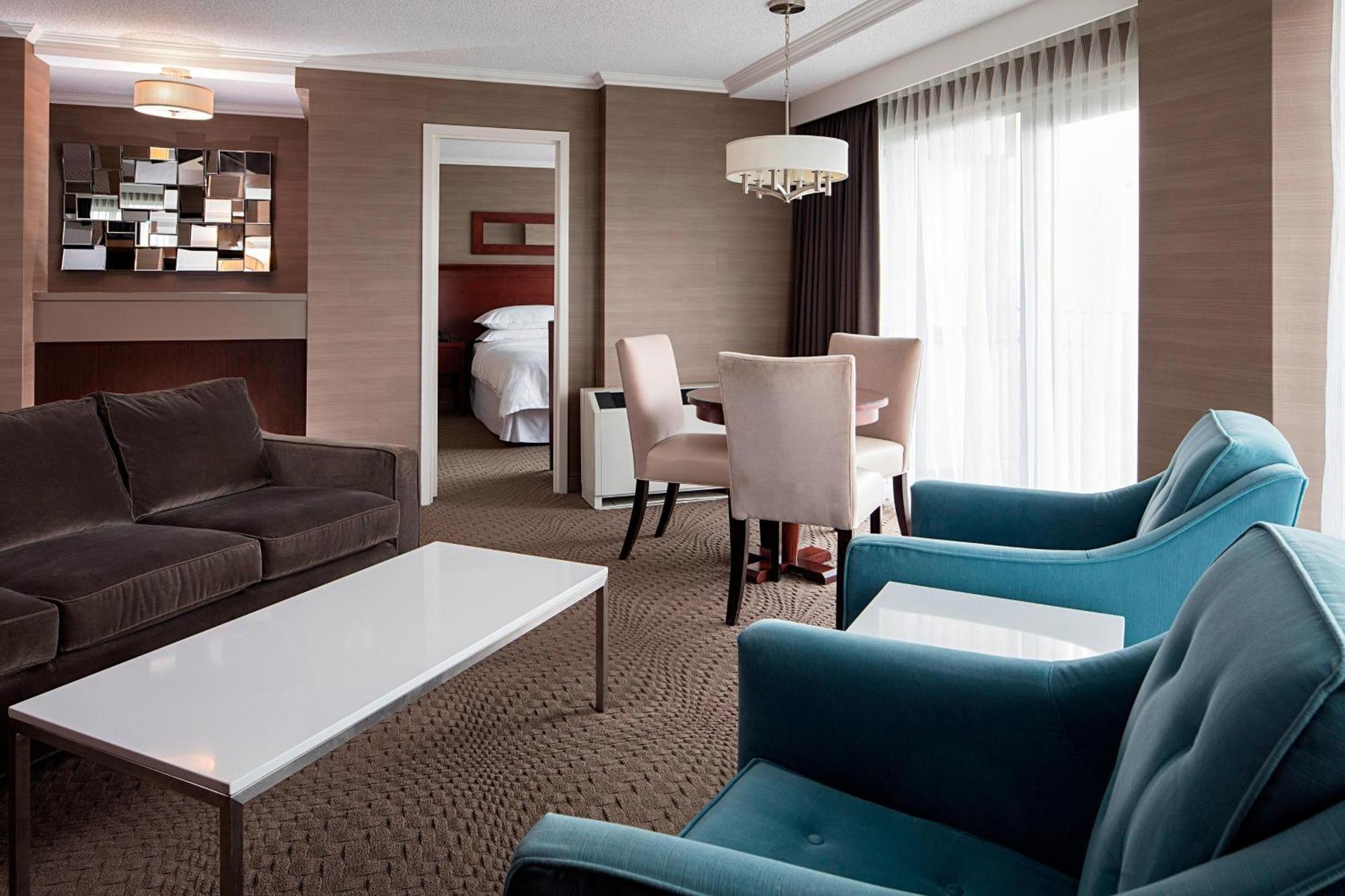 Sheraton Cavalier Calgary Hotel Buitenkant foto