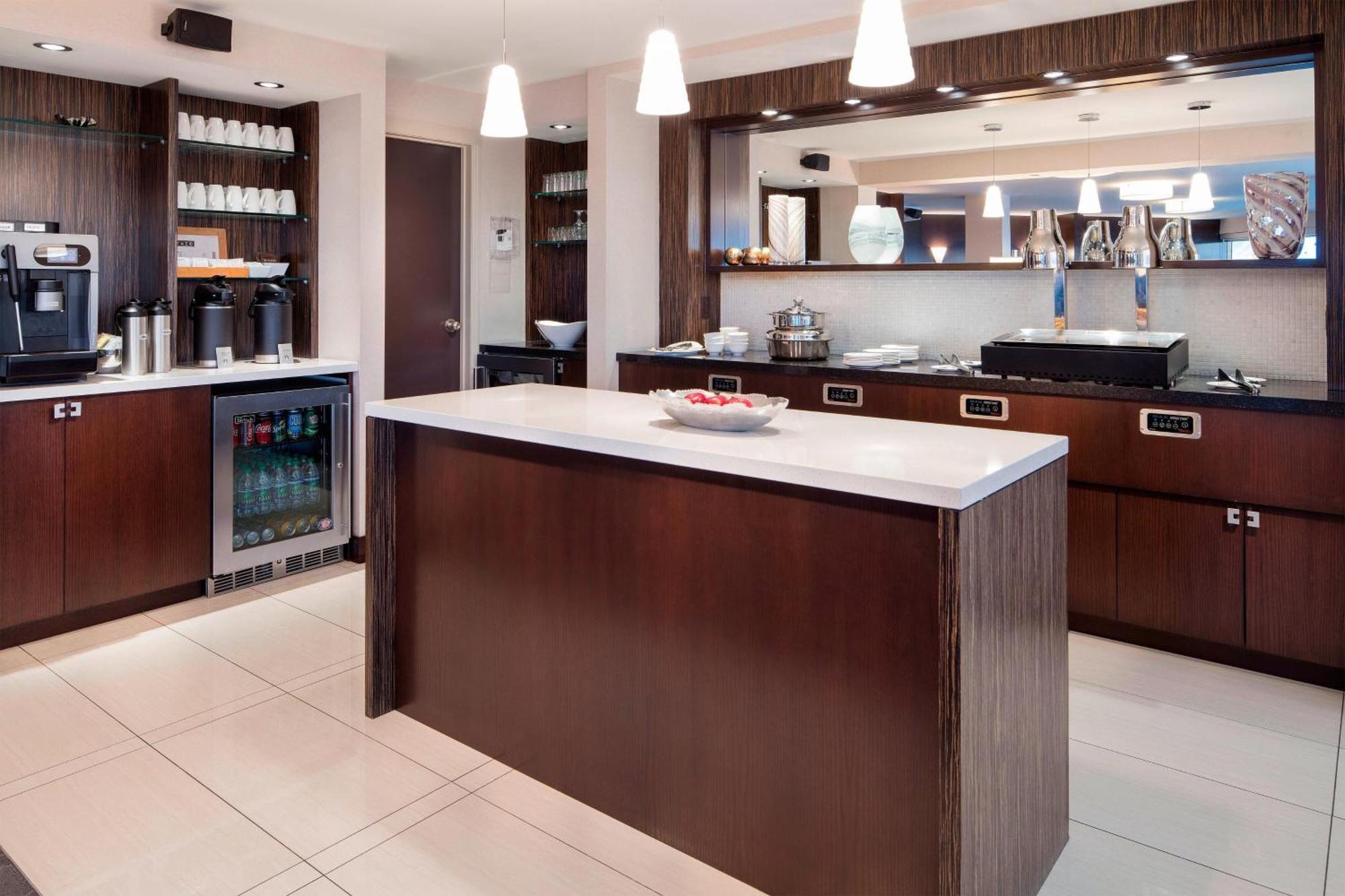 Sheraton Cavalier Calgary Hotel Buitenkant foto