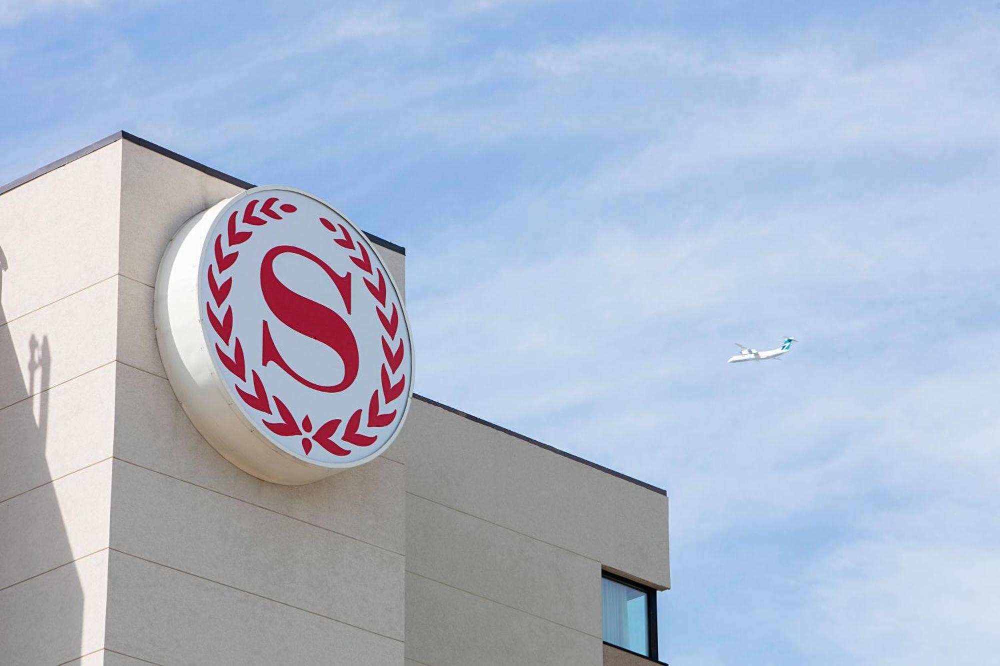 Sheraton Cavalier Calgary Hotel Buitenkant foto