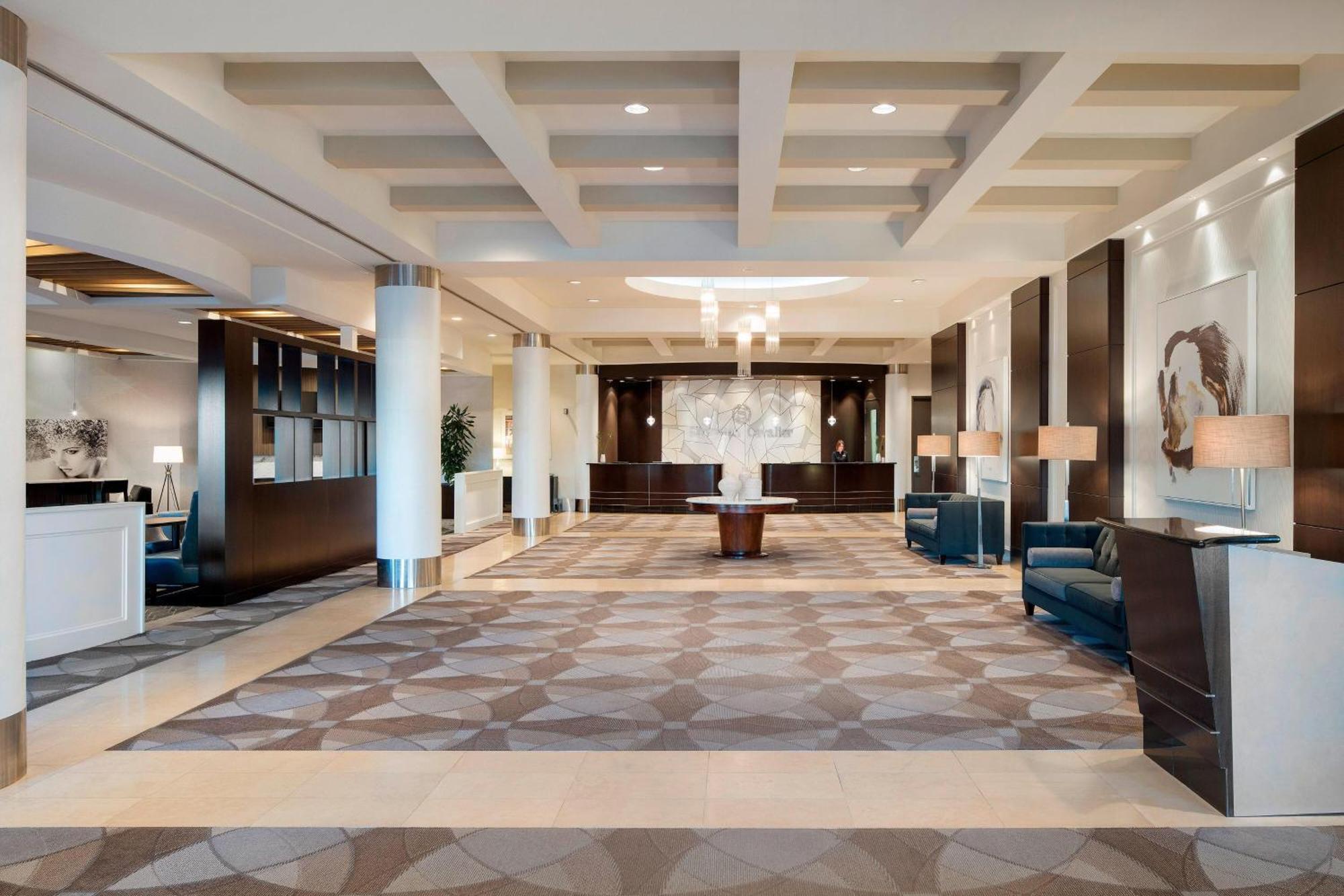 Sheraton Cavalier Calgary Hotel Buitenkant foto