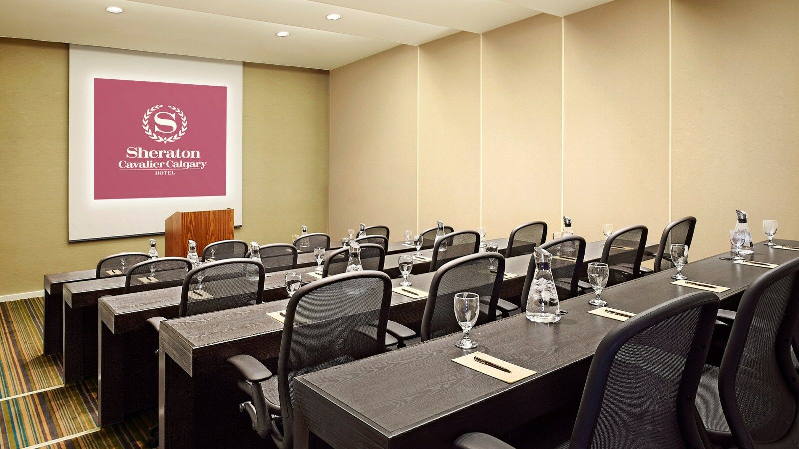 Sheraton Cavalier Calgary Hotel Buitenkant foto